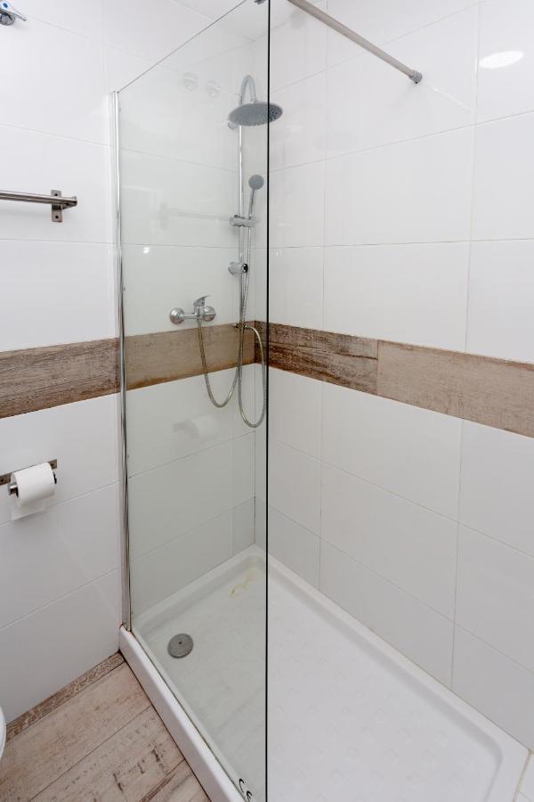 הוסטל ברצלונה Easy Sants By Bossh! (Adults Only) מראה חיצוני תמונה